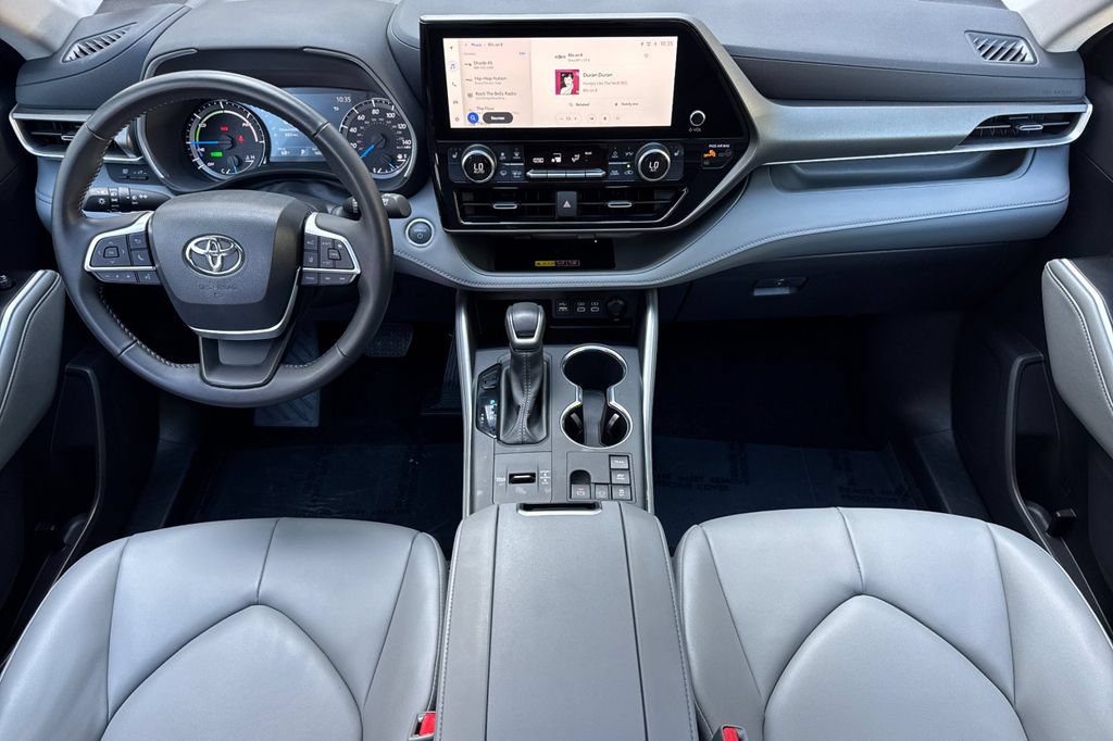 Certified 2025 Toyota Highlander XLE AWD/4WD image 12