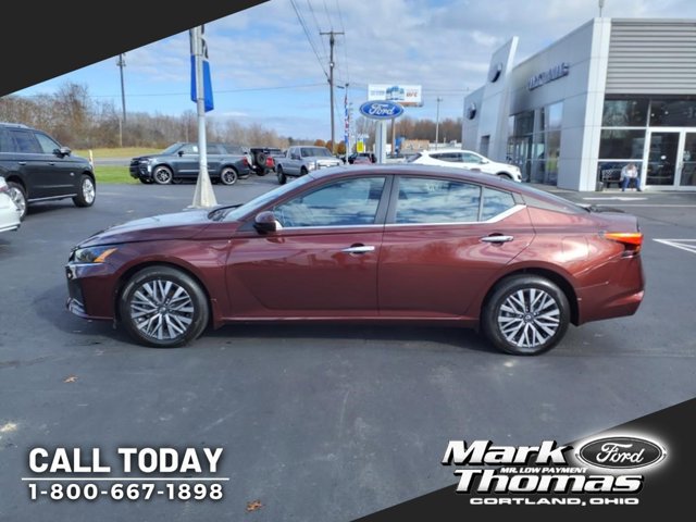 Used 2023 Nissan Altima 2.5 SV AWD/4WD image 2