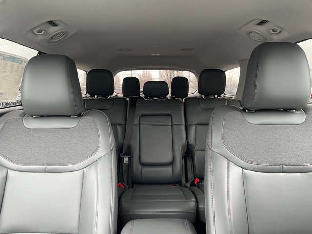 New 2025 Ford Explorer Active w/ Active Comfort Package image 35