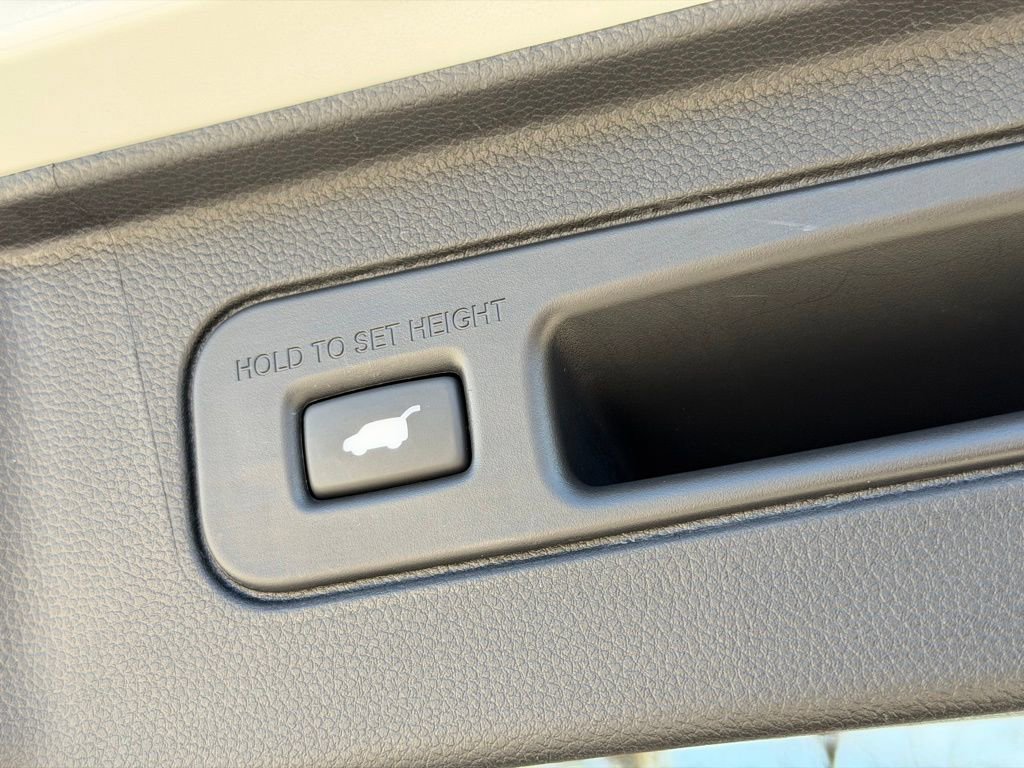 Used 2025 Honda Pilot EX-L image 39