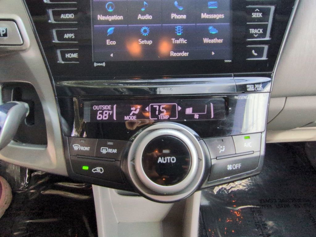 Used 2017 Toyota Prius V image 19