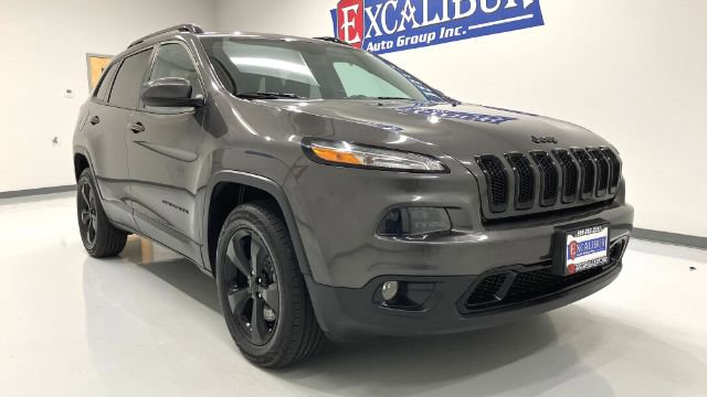 Used 2018 Jeep Cherokee Latitude w/ Altitude Package AWD/4WD image 6