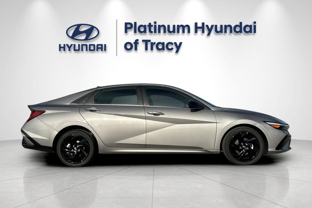 New 2026 Hyundai Elantra SEL Sport Premium FWD image 3