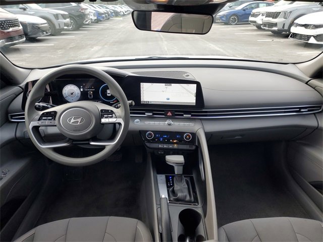 Used 2024 Hyundai Elantra SEL image 25