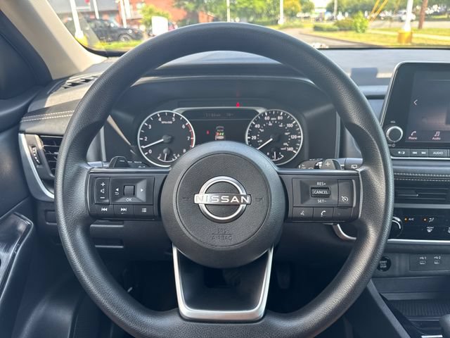 Used 2024 Nissan Rogue S AWD/4WD image 17