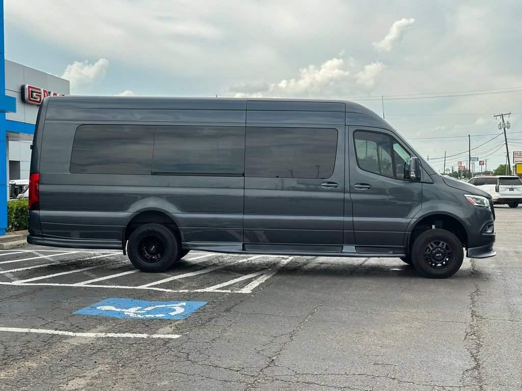 Used 2023 Mercedes-Benz Sprinter 3500 image 4
