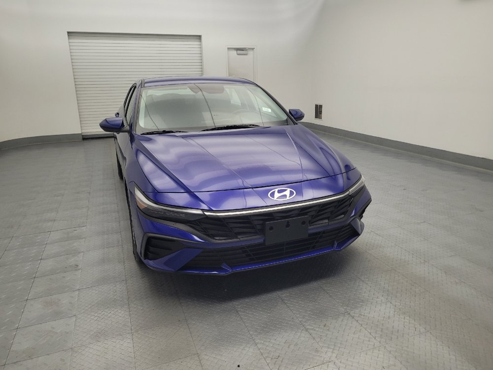 Used 2025 Hyundai Elantra SE FWD image 14