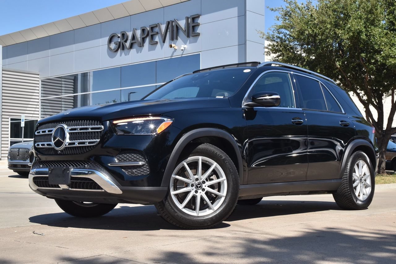 Used 2025 Mercedes-Benz GLE 350 4MATIC w/ Driver Assistance Package image 2