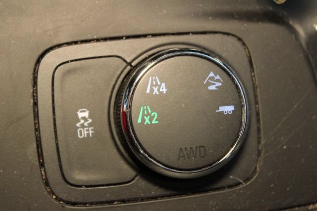 Used 2019 Chevrolet Traverse LT w/ LPO, Blackout Package AWD/4WD image 28