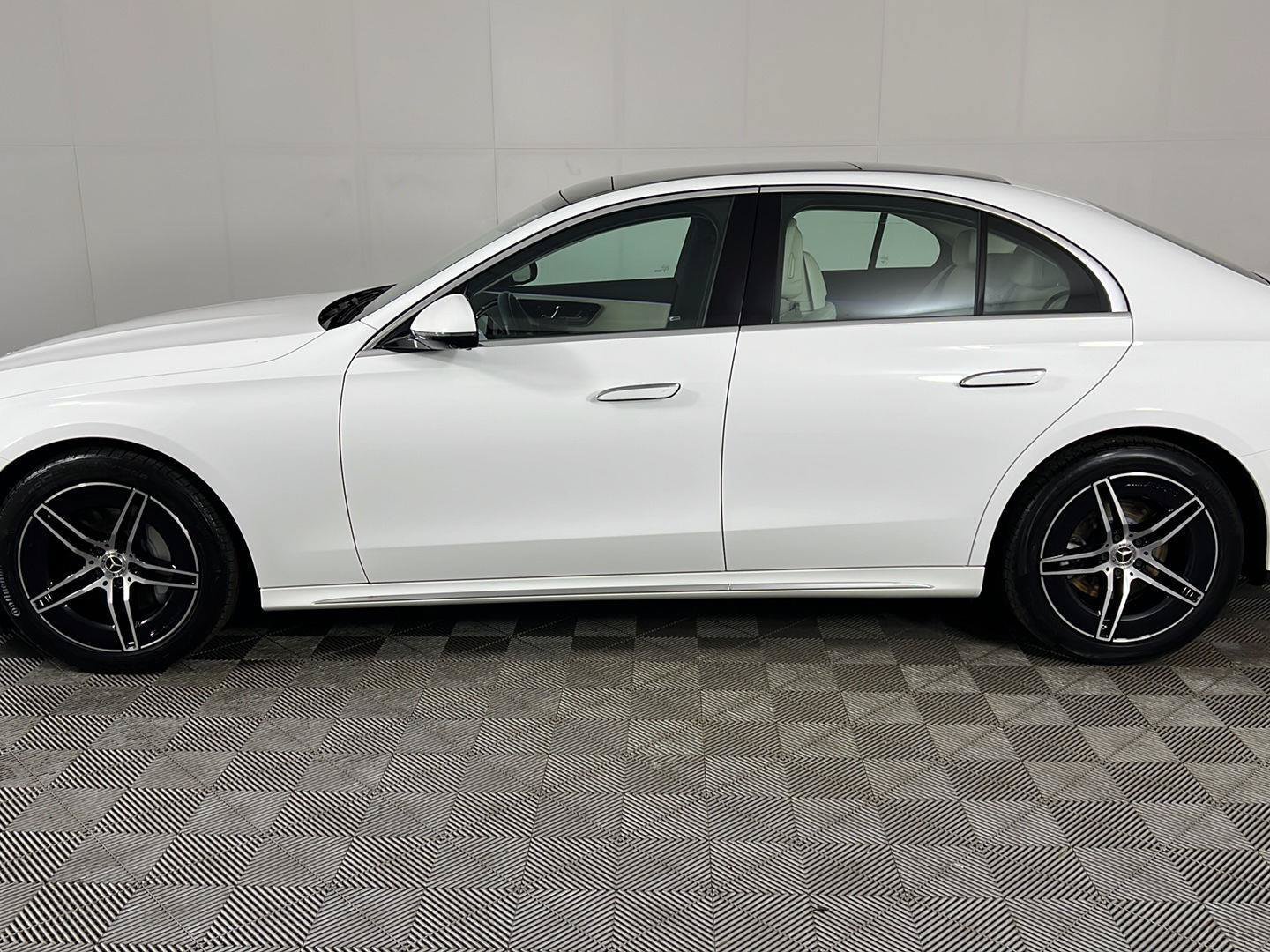 Certified 2024 Mercedes-Benz E 350 4MATIC Sedan image 27