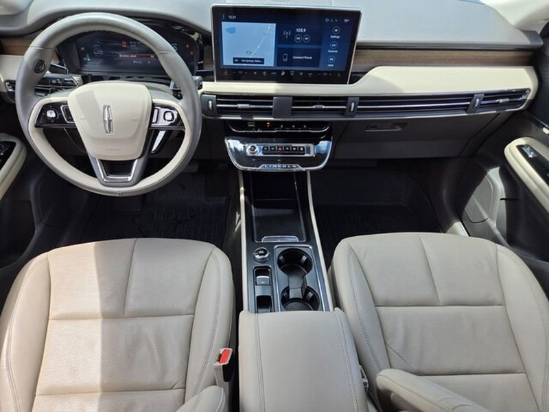 Used 2024 Lincoln Corsair Reserve w/ Equipment Group 201A FWD image 16