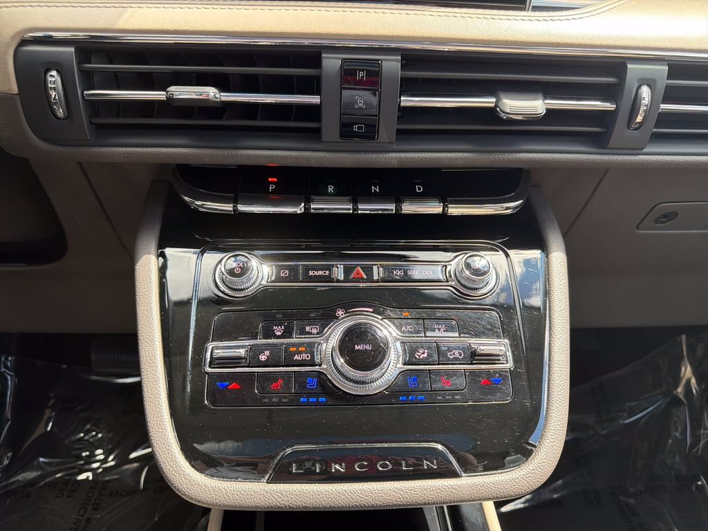 Certified 2022 Lincoln Corsair AWD w/ Premium Package image 32