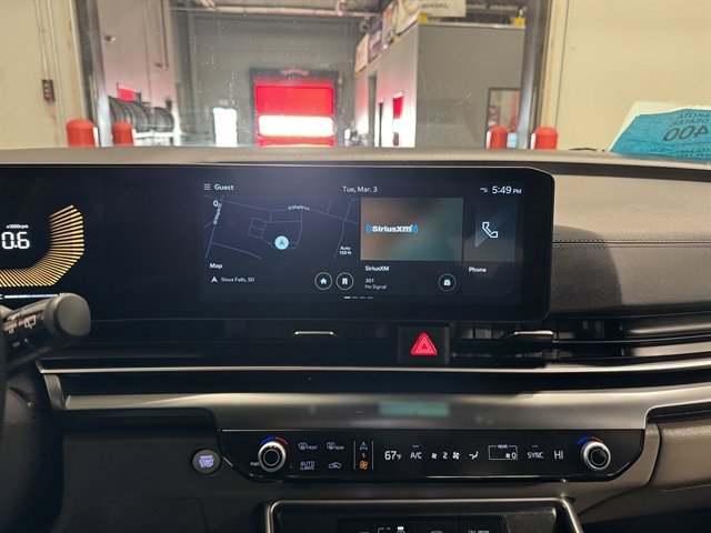 Used 2025 Kia Carnival image 29