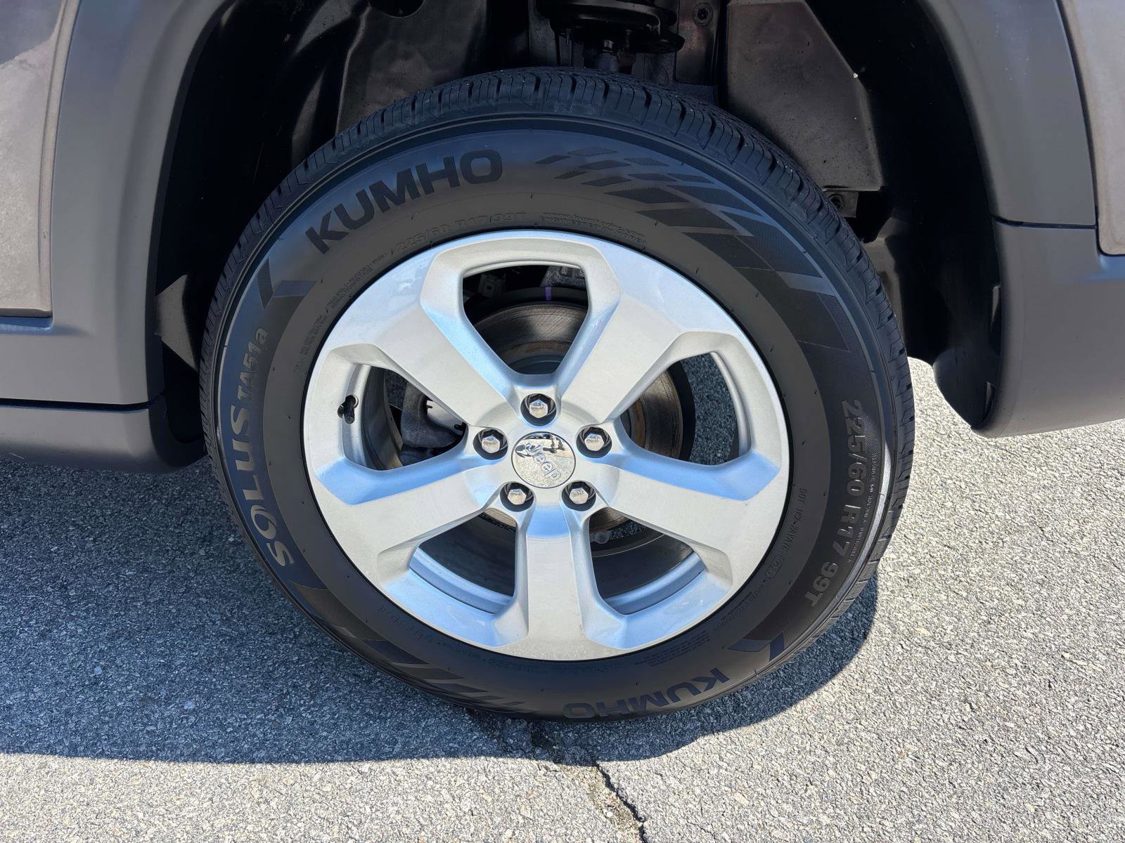 Used 2020 Jeep Compass Latitude w/ Cold Weather Group AWD/4WD image 8