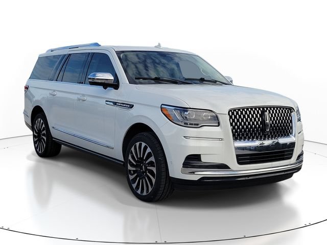 Used 2023 Lincoln Navigator L Black Label AWD/4WD image 2