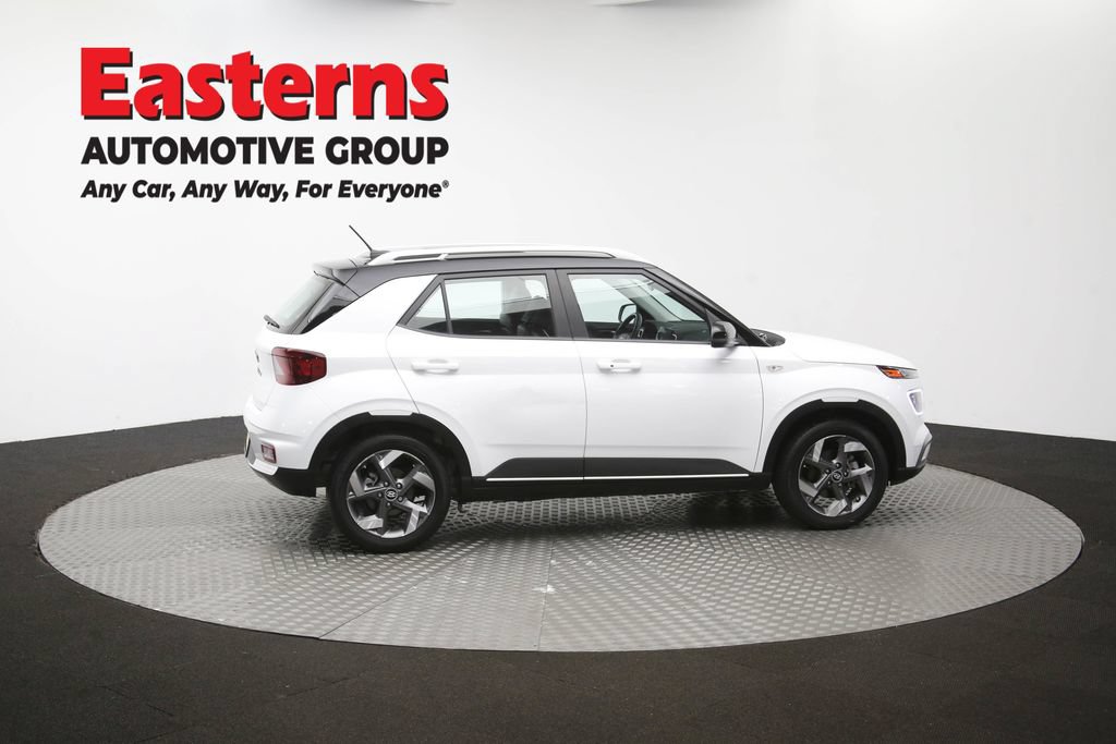 Used 2025 Hyundai Venue Limited FWD image 45