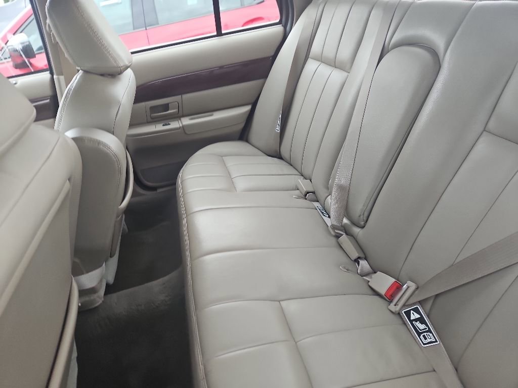 Used 2004 Mercury Grand Marquis GS RWD image 6