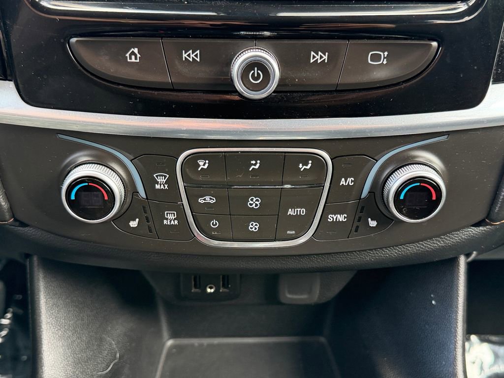 Used 2018 Chevrolet Traverse LT image 25