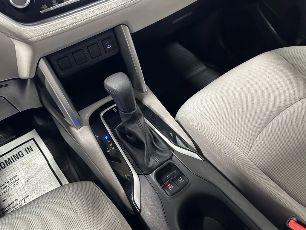 Used 2025 Toyota Corolla Cross L image 38