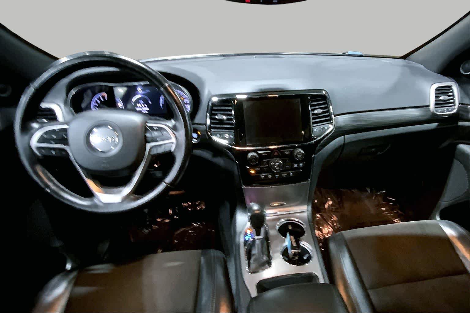 Used 2020 Jeep Grand Cherokee Altitude AWD/4WD image 16