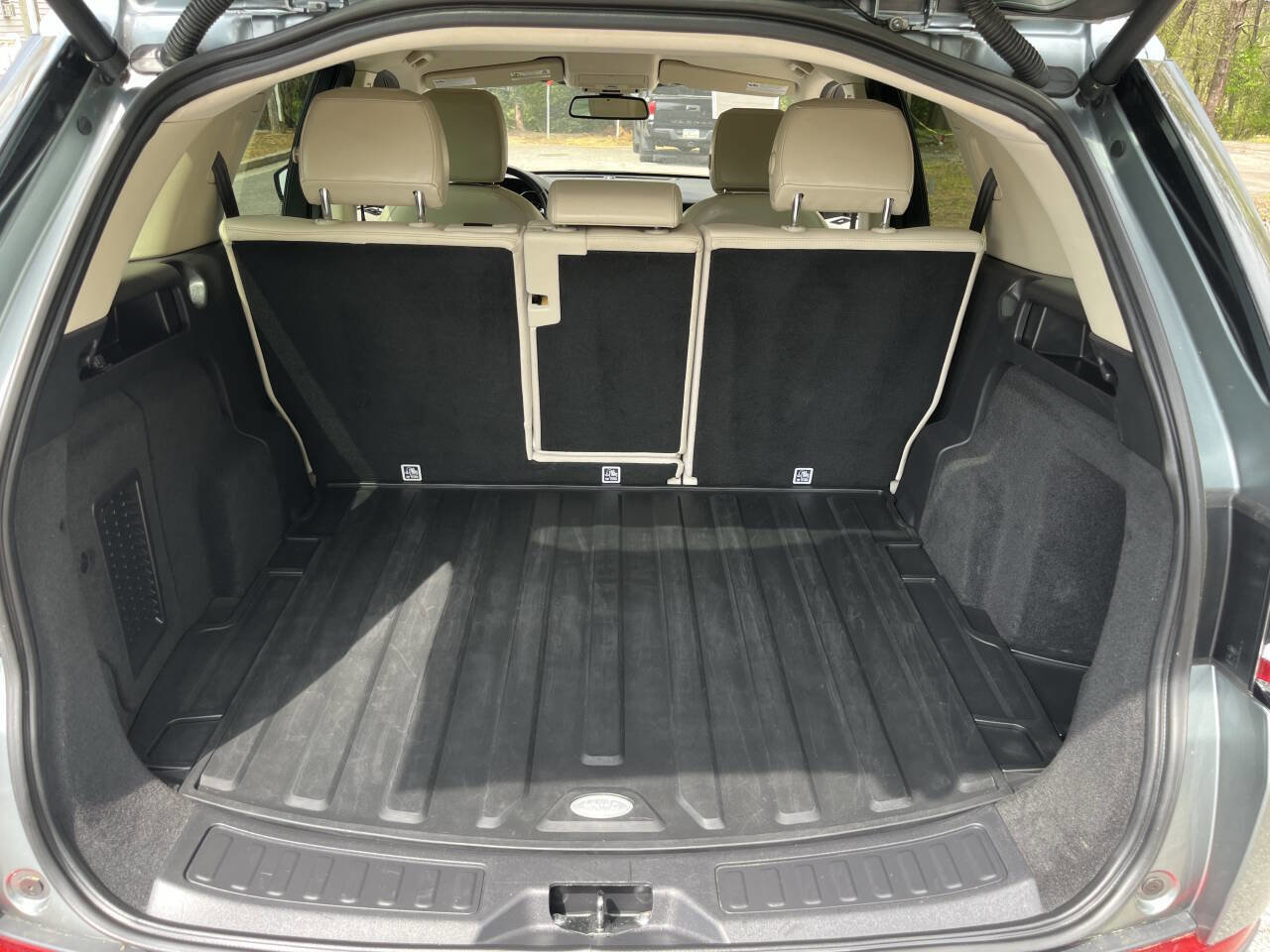 Used 2017 Land Rover Discovery Sport HSE Luxury image 22