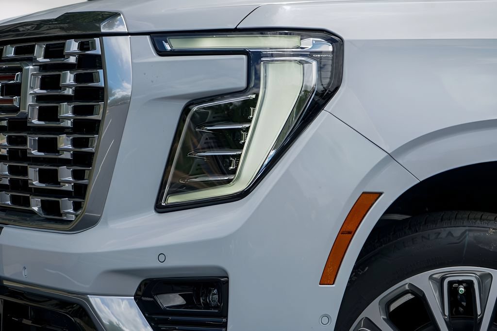 New 2026 GMC Yukon Denali w/ Denali Reserve Package AWD/4WD image 3