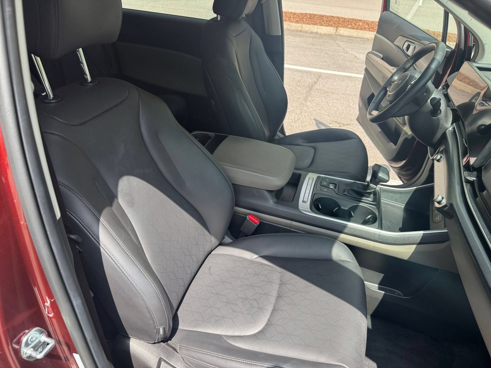 Used 2026 Kia Carnival FWD image 38