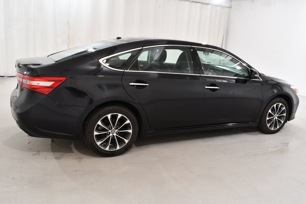 Used 2016 Toyota Avalon XLE FWD image 11