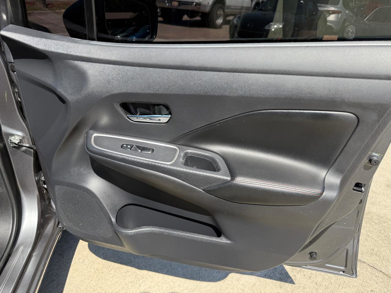 Used 2025 Nissan Versa SR w/ Trunk Package image 23