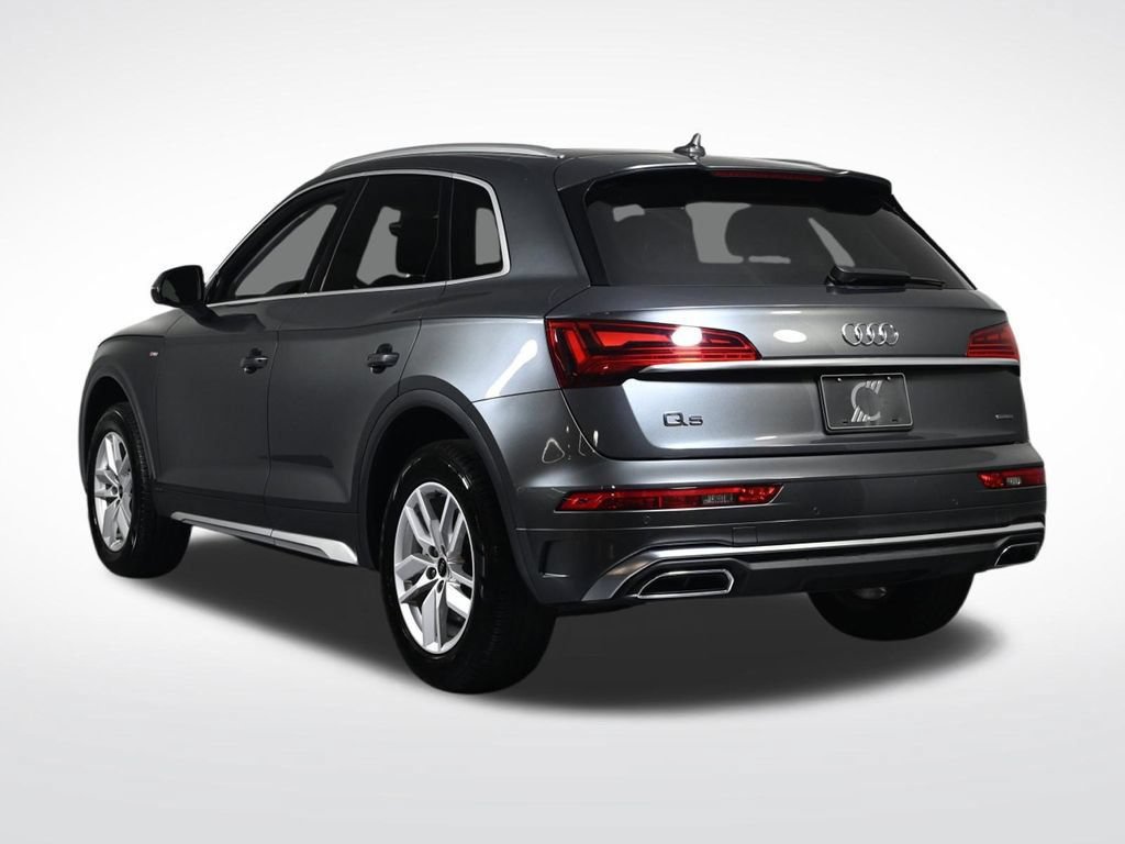 Used 2024 Audi Q5 2.0T Premium w/ Convenience Package AWD/4WD image 3