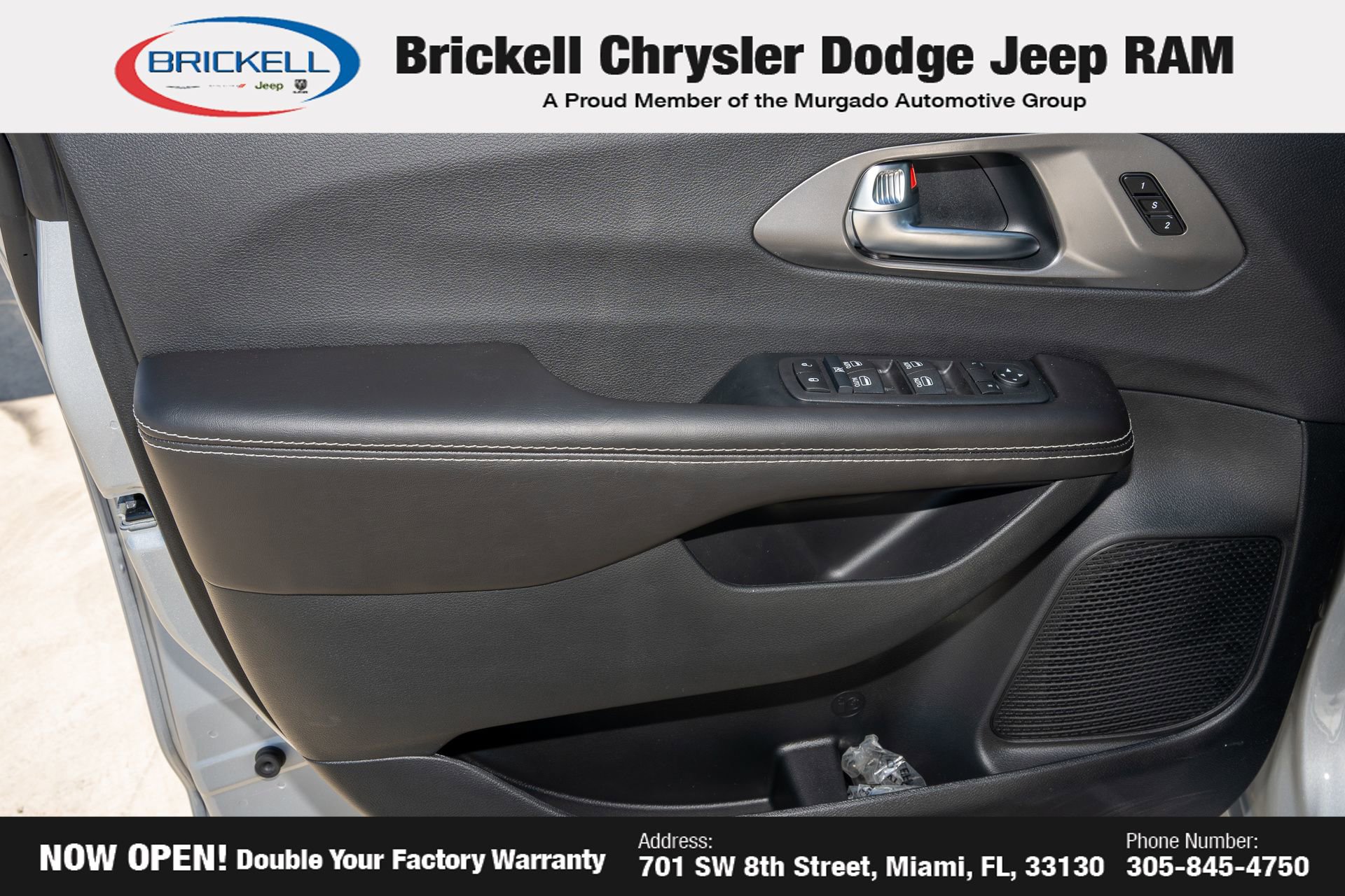 New 2026 Chrysler Pacifica Select image 10