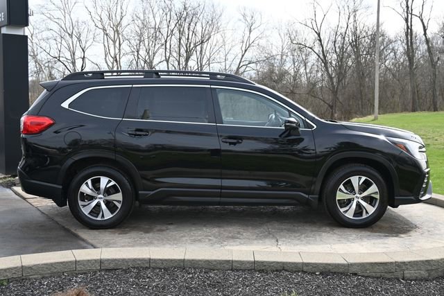 Used 2023 Subaru Ascent Premium w/ Convenience Package image 4
