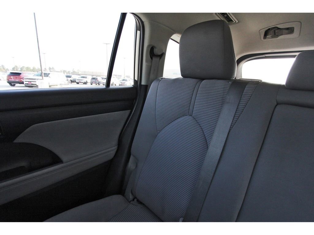 Used 2022 Toyota Highlander L image 14