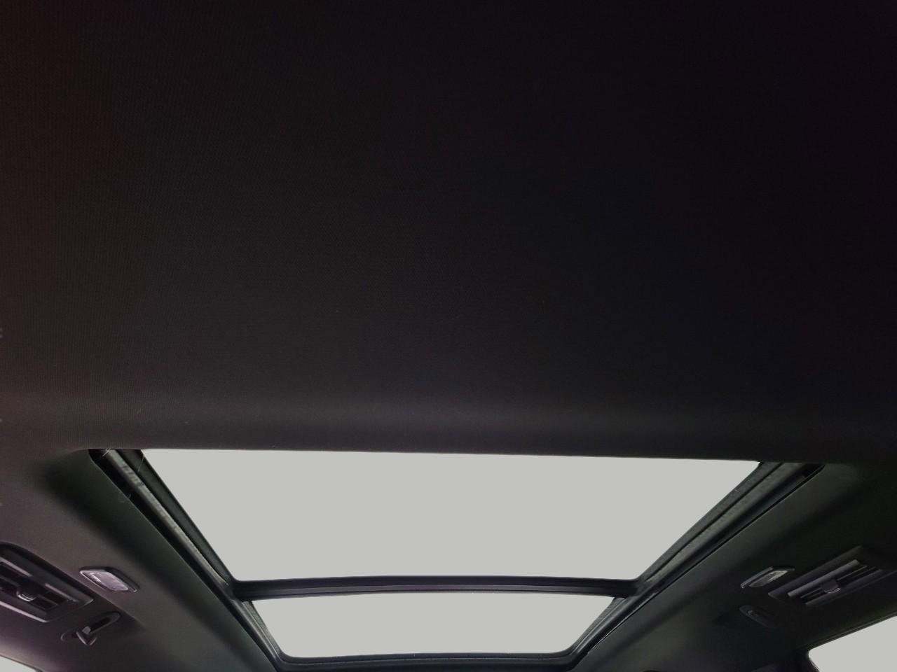 Used 2021 Cadillac Escalade Premium Luxury image 27