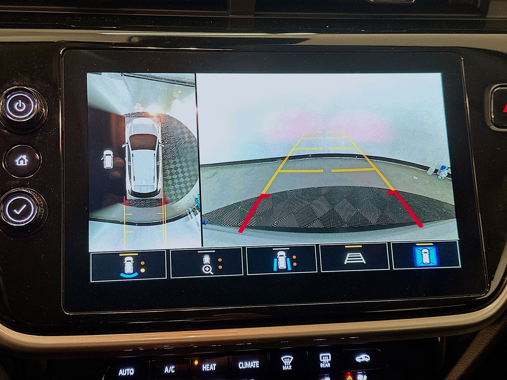 Used 2023 Chevrolet Bolt EUV Premier image 23