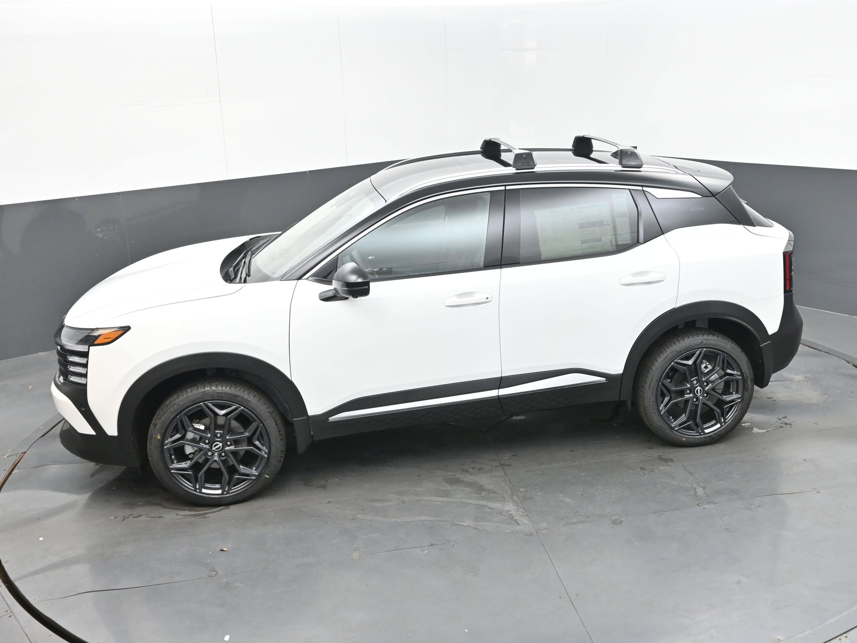 New 2026 Nissan Kicks SR image 33