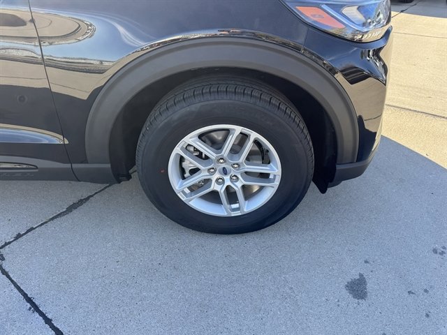 New 2026 Ford Explorer Active image 2