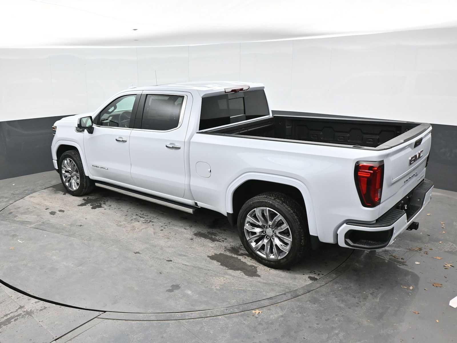 New 2026 GMC Sierra 1500 Denali w/ Denali Reserve Package AWD/4WD image 11