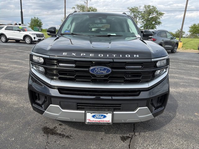 New 2026 Ford Expedition Max Platinum w/ Driver's Package AWD/4WD image 8