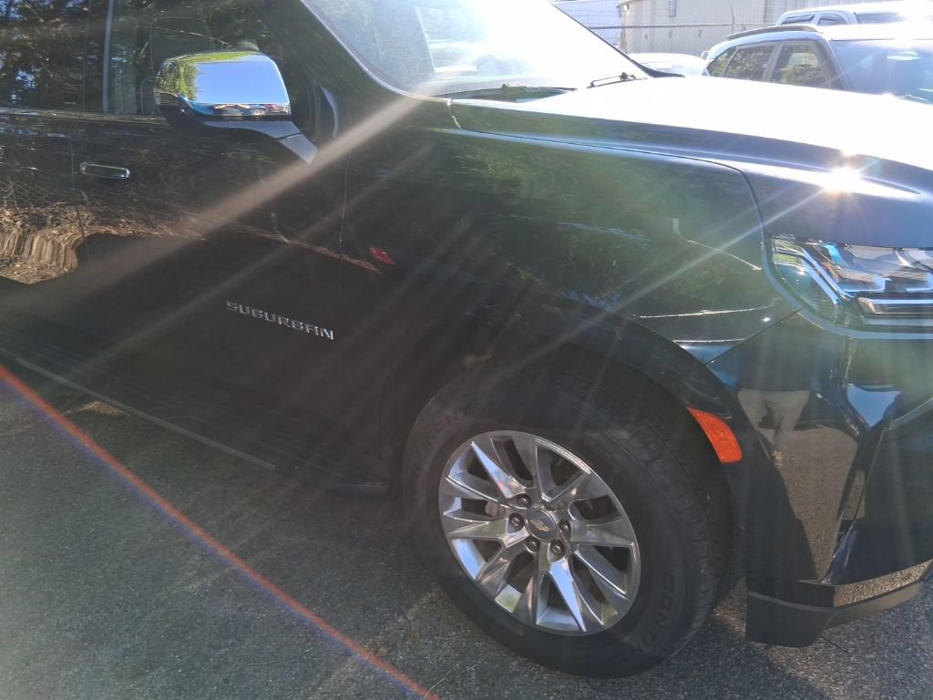 Used 2022 Chevrolet Suburban Premier AWD/4WD image 4
