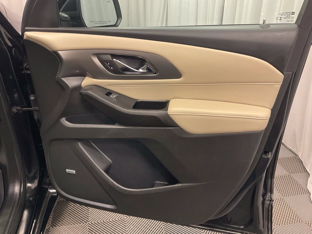 Used 2023 Chevrolet Traverse Premier w/ LPO, Floor Liner Package AWD/4WD image 27