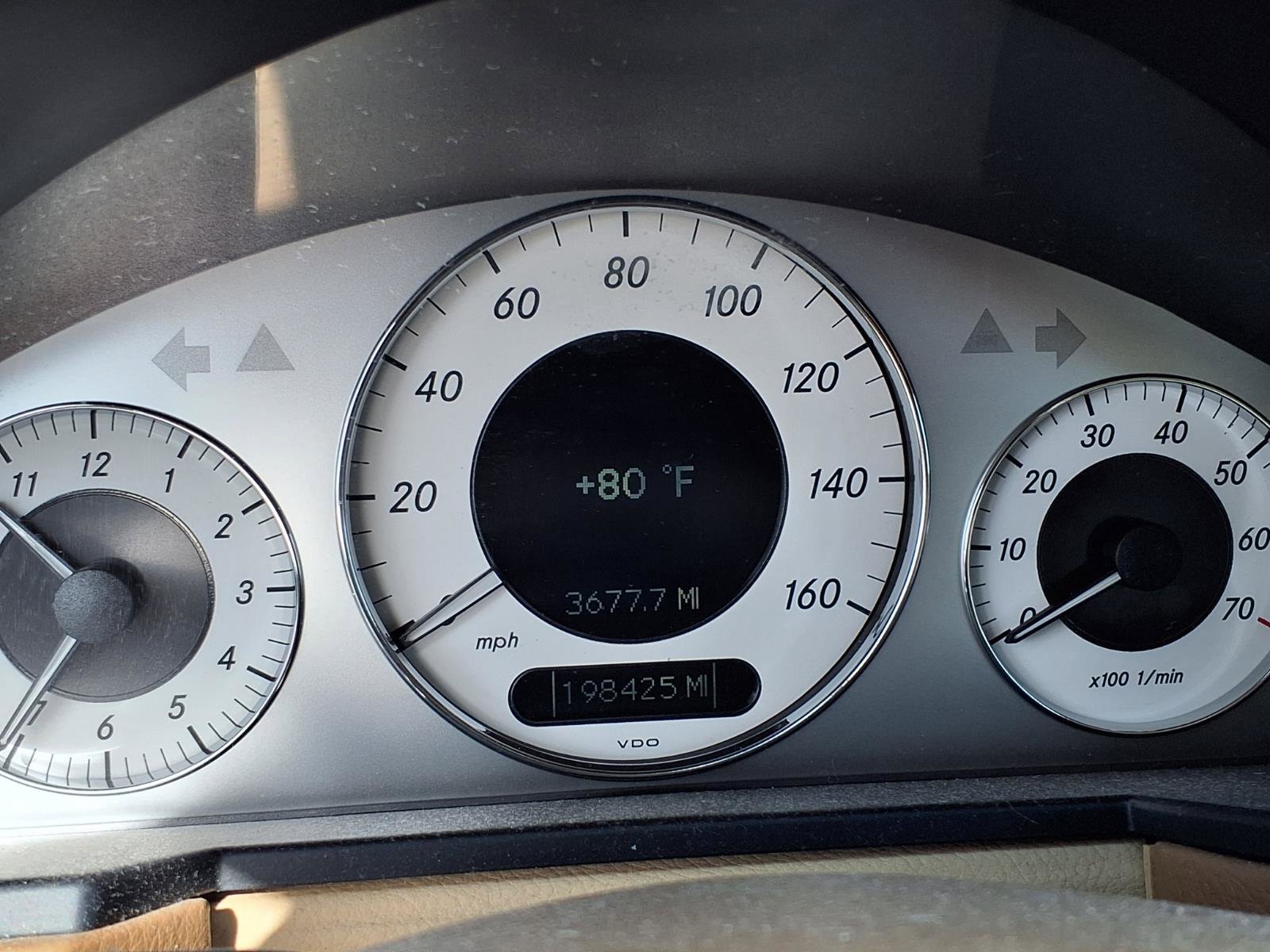 Used 2009 Mercedes-Benz E 350 Sedan image 12