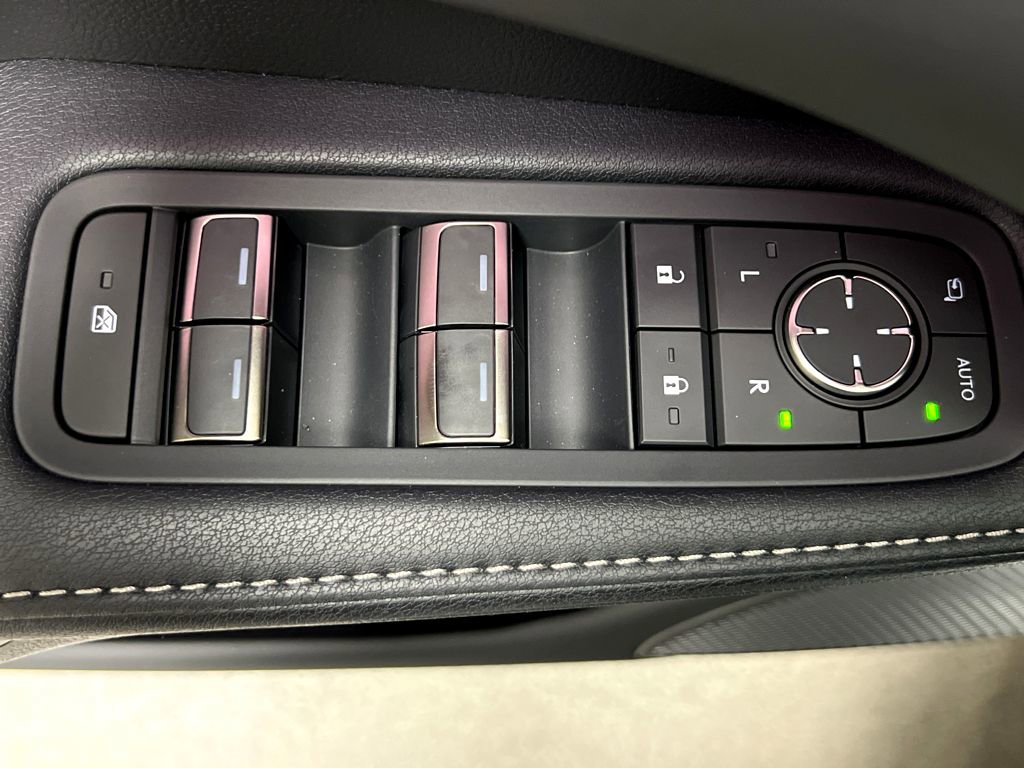 New 2026 Lexus RX 450h AWD image 40