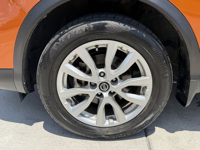 Used 2022 Nissan Rogue Sport SV w/ Technology Package FWD image 9