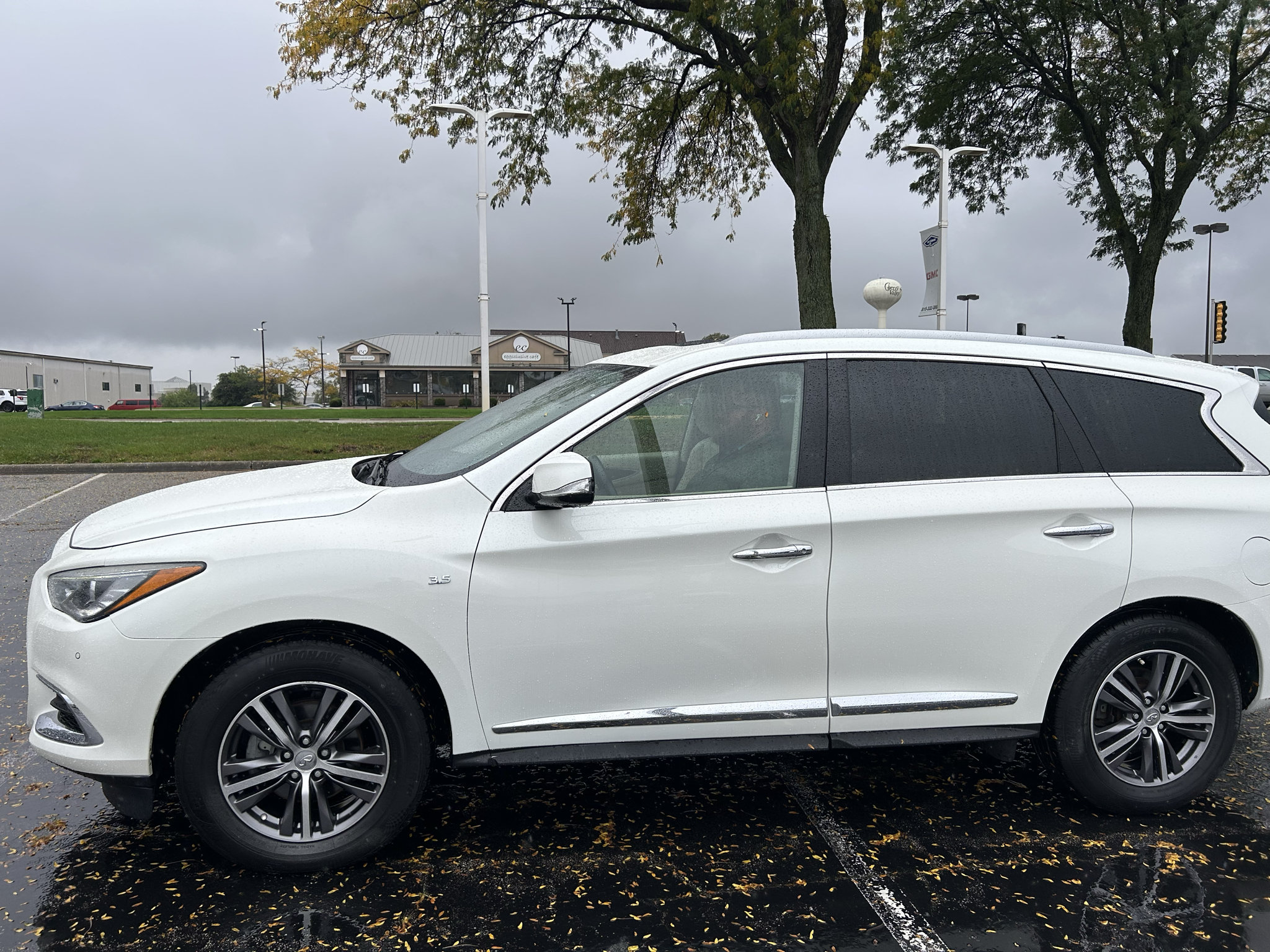 Used 2018 INFINITI QX60 FWD w/ Premium Plus Package image 4