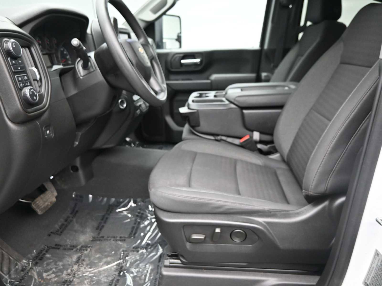 Used 2024 Chevrolet Silverado 2500 Custom w/ Custom Value Package image 9