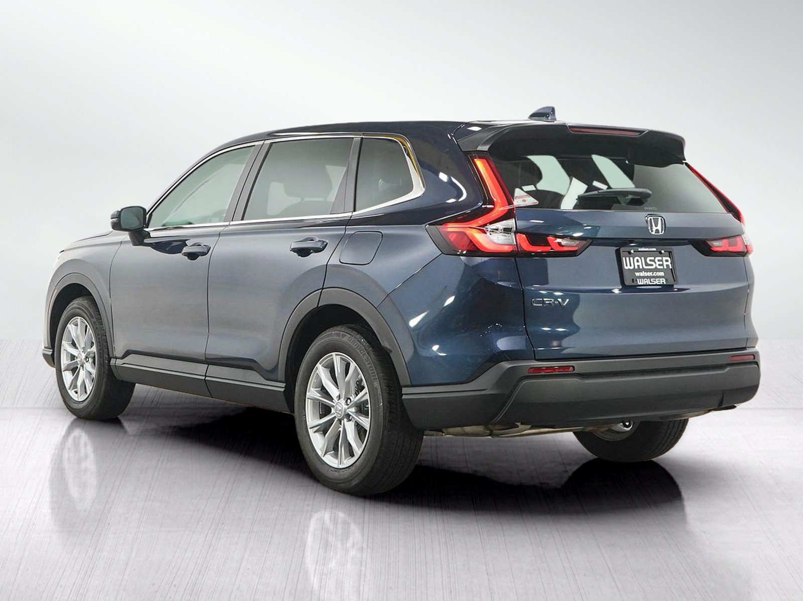 Used 2025 Honda CR-V EX image 3