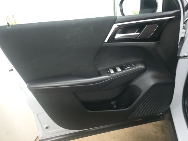 Used 2022 Mitsubishi Outlander ES image 17