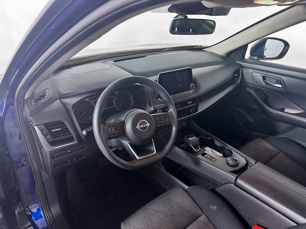 Used 2024 Nissan Rogue SV image 30