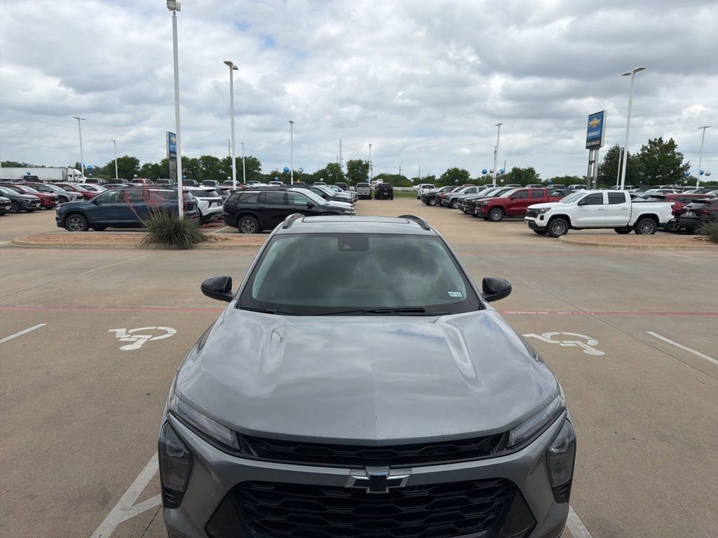 Used 2025 Chevrolet Trax ACTIV w/ Sunroof Package FWD image 8